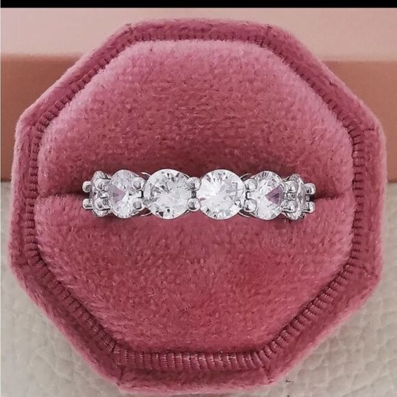 925 Sterling Silver All Around Band Cubic Zirconia Diamond Ring New In Gift Box - Picture 1 of 1